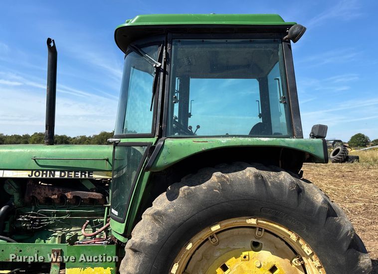 image for item EN5659 John Deere 2950 MFWD tractor