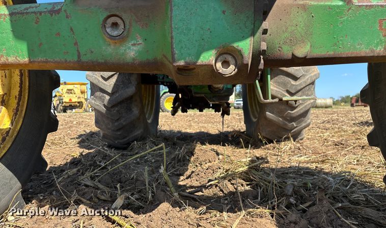 image for item EN5659 John Deere 2950 MFWD tractor