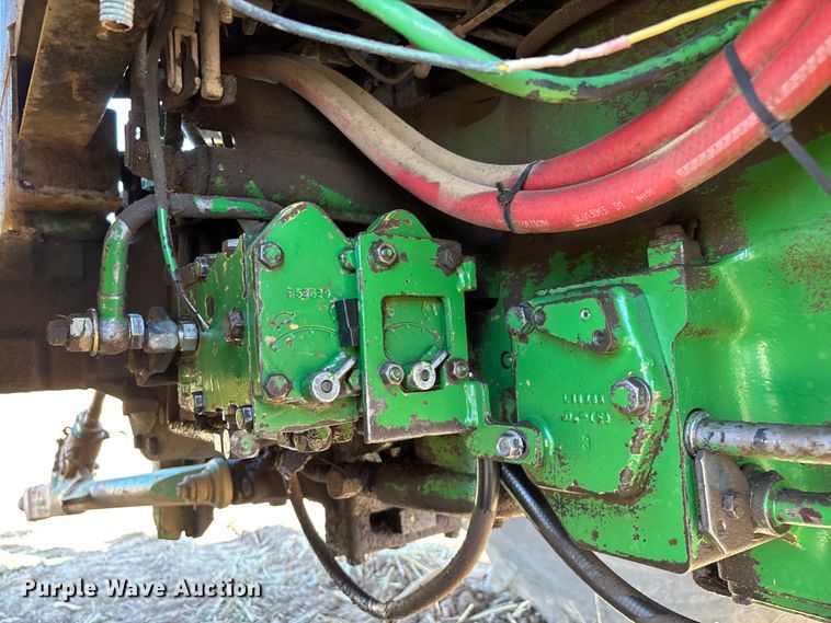 image for item EN5659 John Deere 2950 MFWD tractor