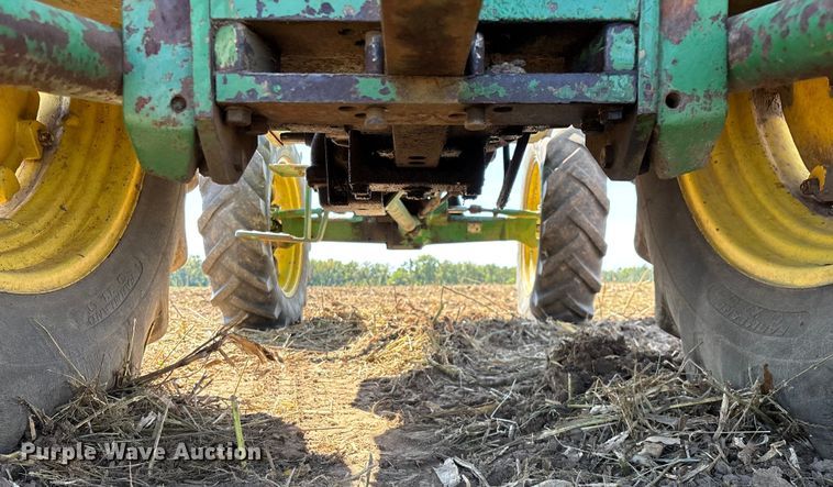 image for item EN5659 John Deere 2950 MFWD tractor