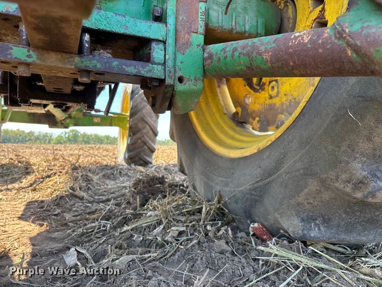 image for item EN5659 John Deere 2950 MFWD tractor