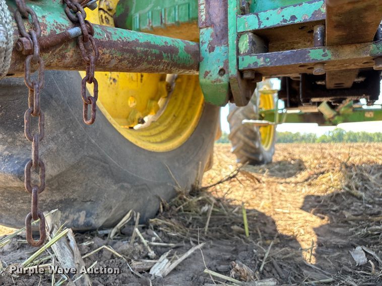 image for item EN5659 John Deere 2950 MFWD tractor