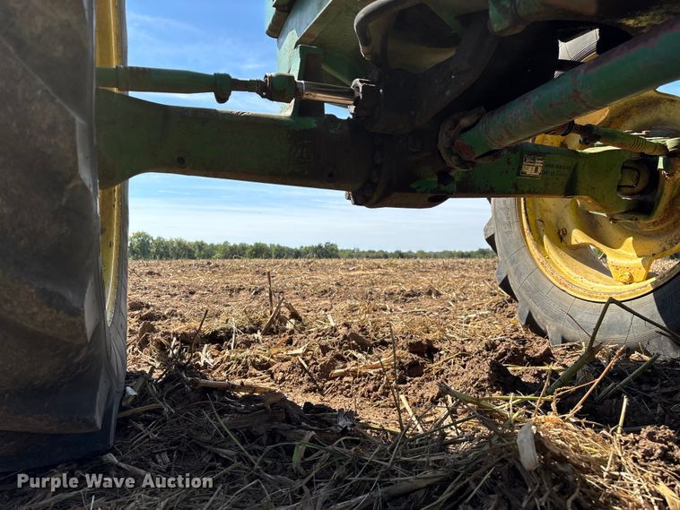 image for item EN5659 John Deere 2950 MFWD tractor