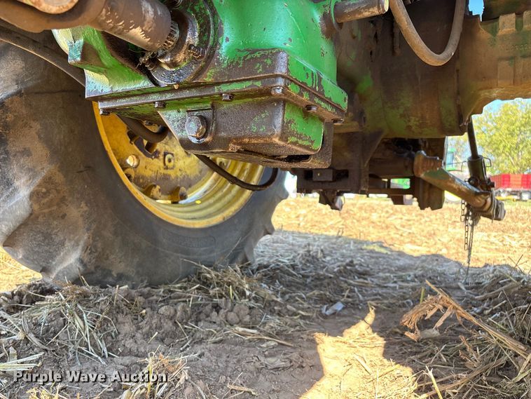 image for item EN5659 John Deere 2950 MFWD tractor