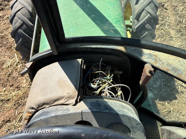 image for item EN5659 John Deere 2950 MFWD tractor