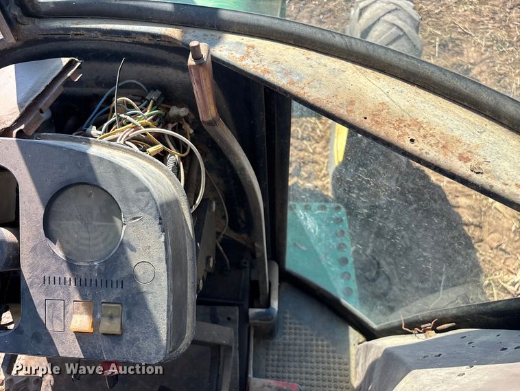 image for item EN5659 John Deere 2950 MFWD tractor