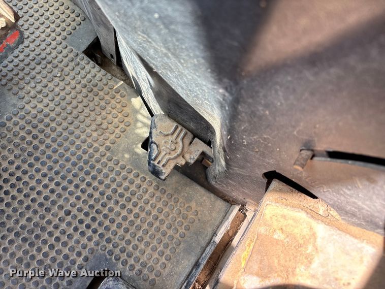 image for item EN5659 John Deere 2950 MFWD tractor