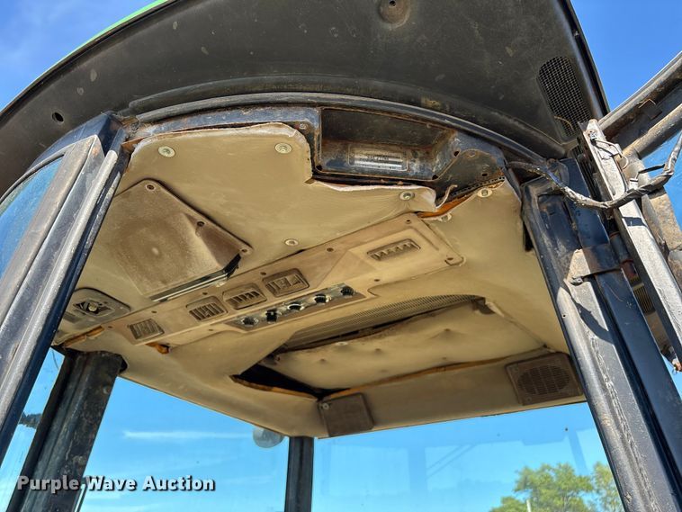 image for item EN5659 John Deere 2950 MFWD tractor