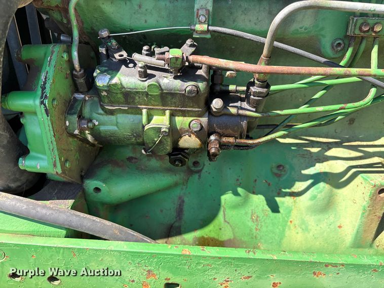 image for item EN5659 John Deere 2950 MFWD tractor