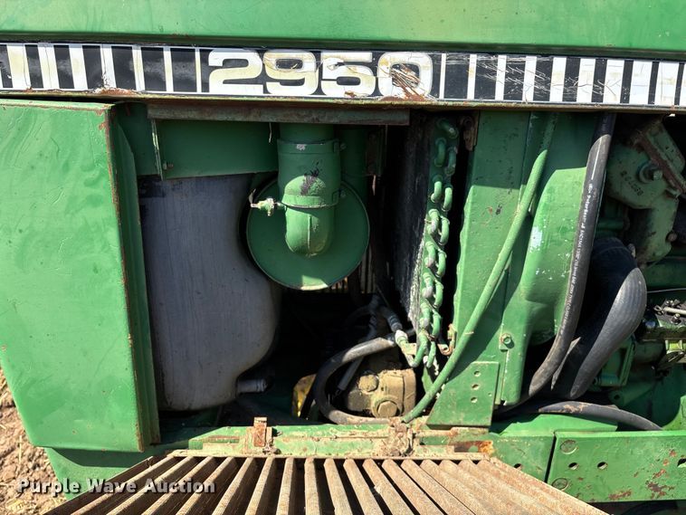 image for item EN5659 John Deere 2950 MFWD tractor