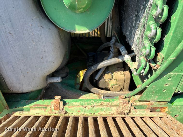 image for item EN5659 John Deere 2950 MFWD tractor