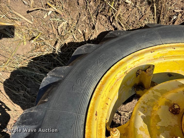 image for item EN5659 John Deere 2950 MFWD tractor