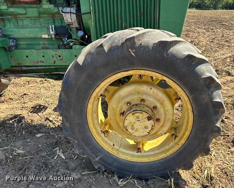 image for item EN5659 John Deere 2950 MFWD tractor