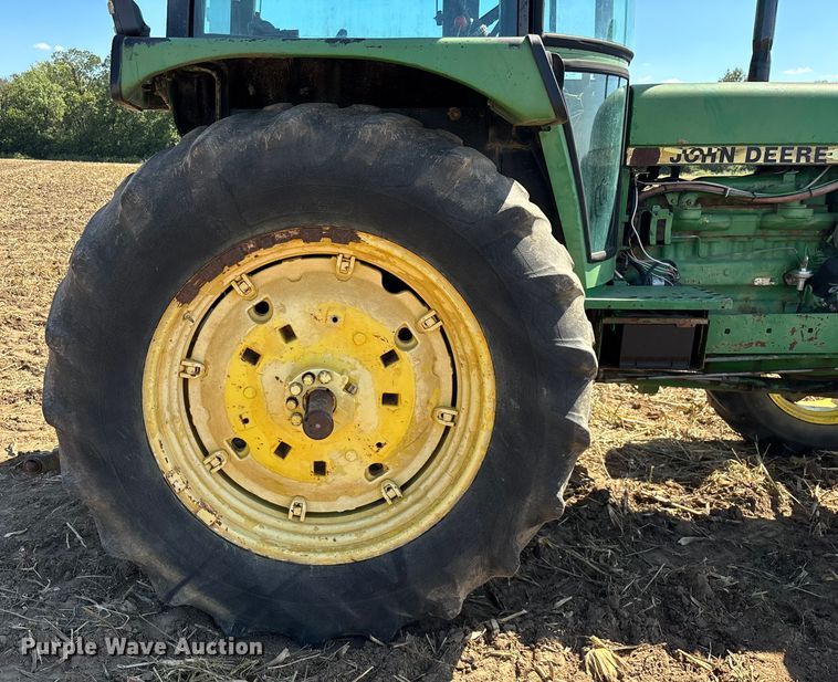 image for item EN5659 John Deere 2950 MFWD tractor