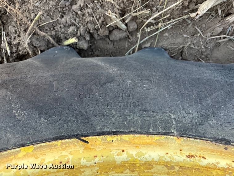 image for item EN5659 John Deere 2950 MFWD tractor