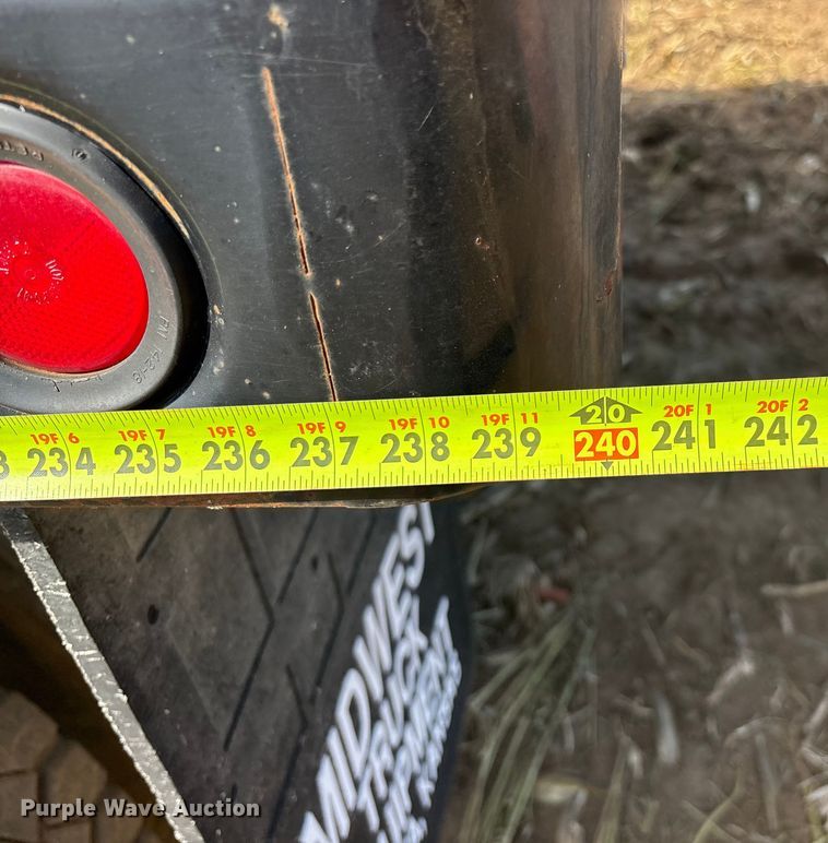 image for item EN5664 1986 International F1954 grain truck