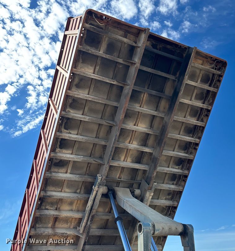 image for item EN5664 1986 International F1954 grain truck