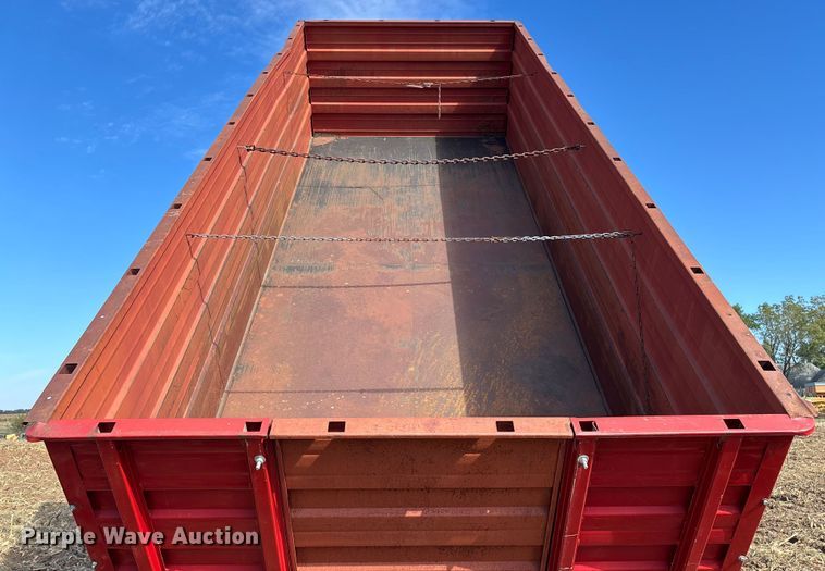 image for item EN5664 1986 International F1954 grain truck