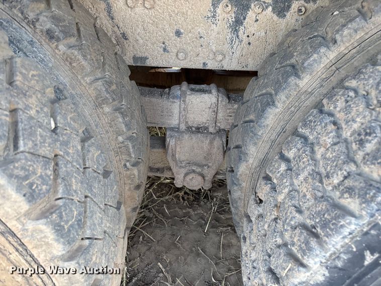 image for item EN5664 1986 International F1954 grain truck