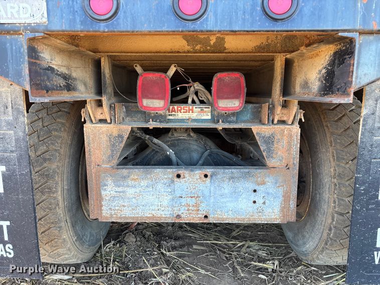 image for item EN5664 1986 International F1954 grain truck