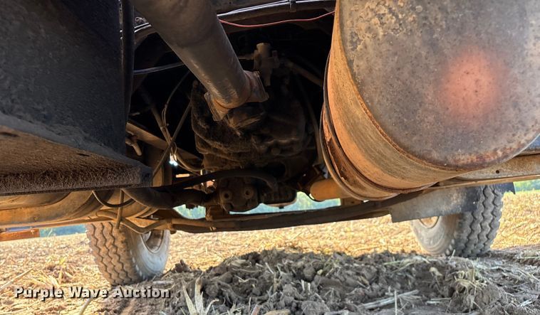 image for item EN5664 1986 International F1954 grain truck