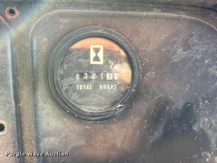 image for item EN5664 1986 International F1954 grain truck