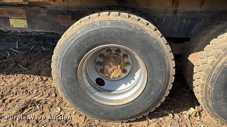 image for item EN5664 1986 International F1954 grain truck