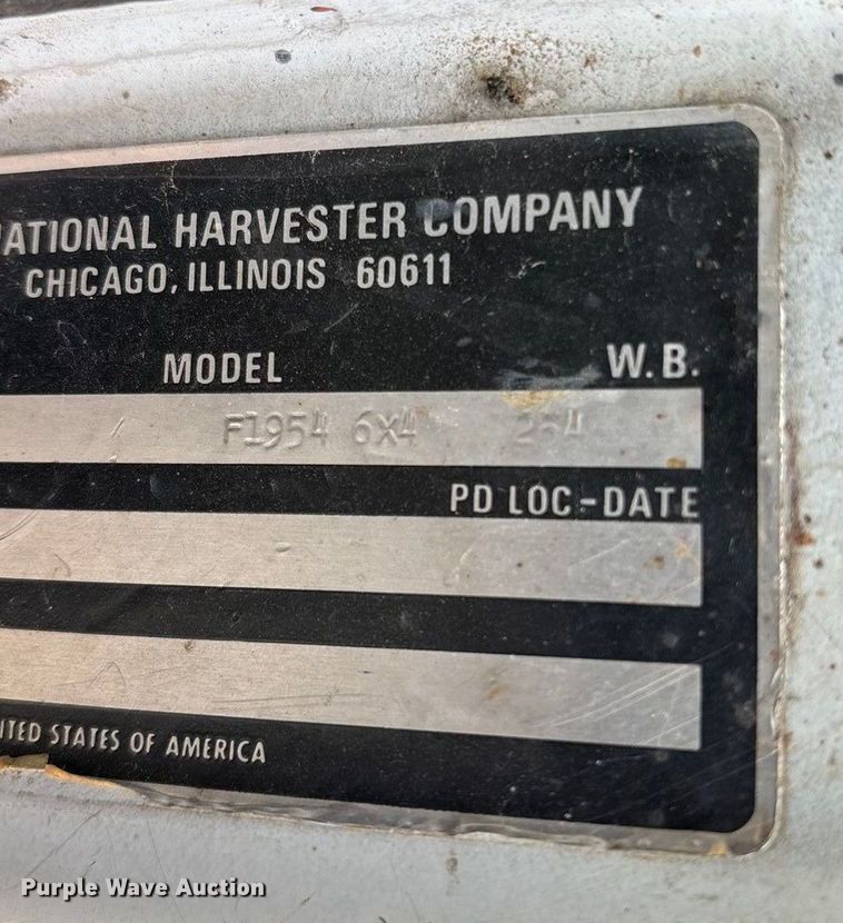 image for item EN5664 1986 International F1954 grain truck