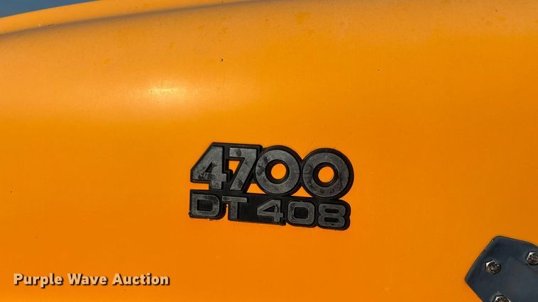 image for item EN5665 1994 International 4700 truck cab and chassis