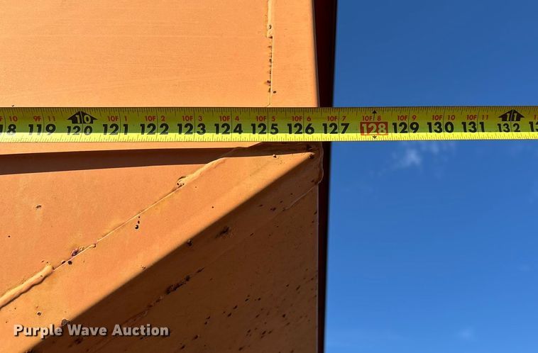 image for item EN5665 1994 International 4700 truck cab and chassis