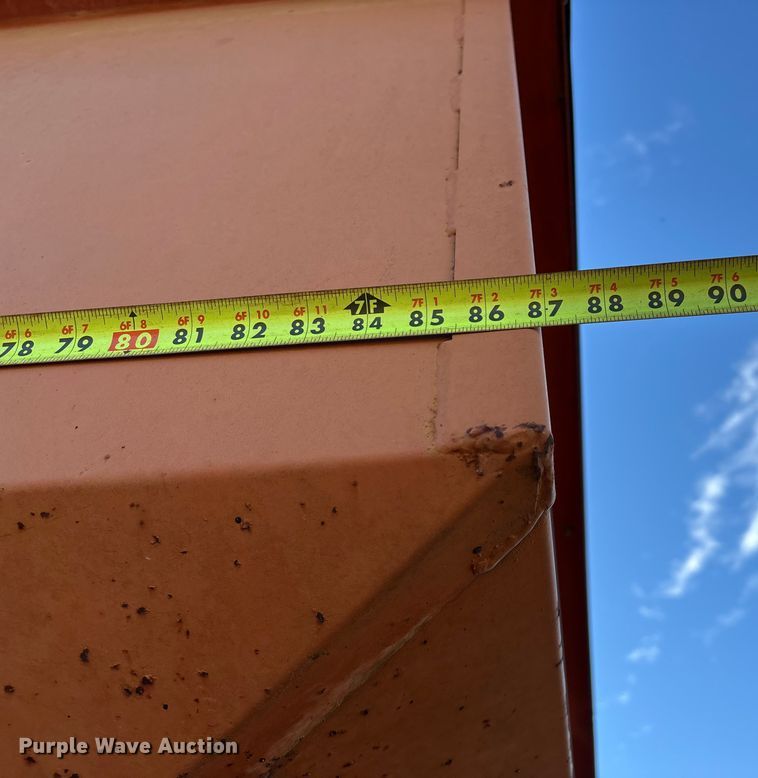 image for item EN5665 1994 International 4700 truck cab and chassis