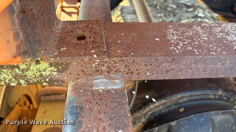 image for item EN5665 1994 International 4700 truck cab and chassis