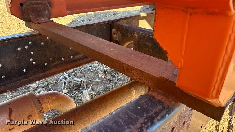 image for item EN5665 1994 International 4700 truck cab and chassis