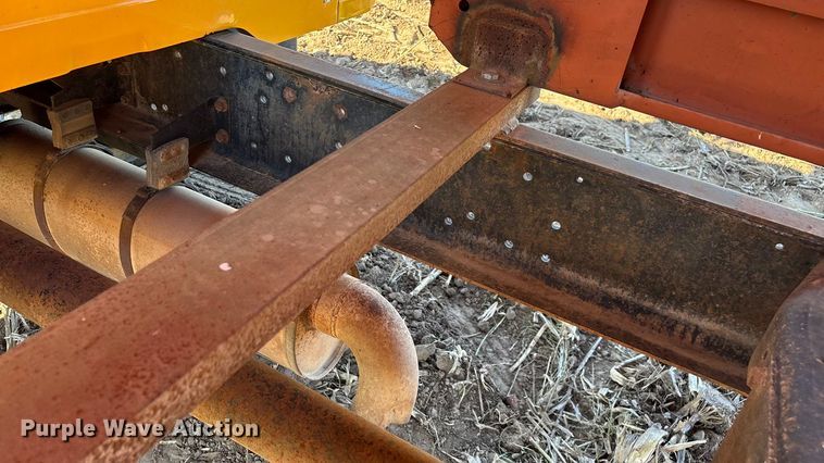 image for item EN5665 1994 International 4700 truck cab and chassis