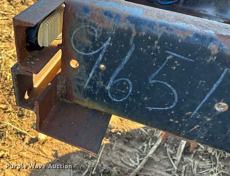 image for item EN5665 1994 International 4700 truck cab and chassis