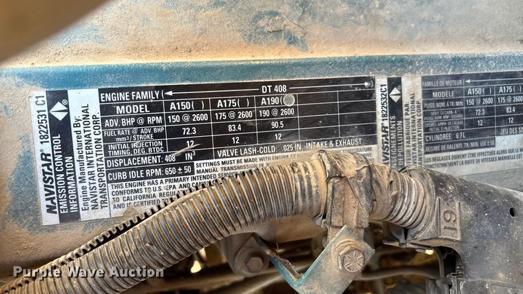 image for item EN5665 1994 International 4700 truck cab and chassis