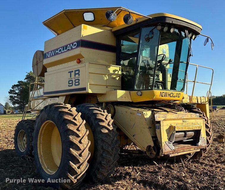 image for item EN5666 1999 New Holland TR 98  combine