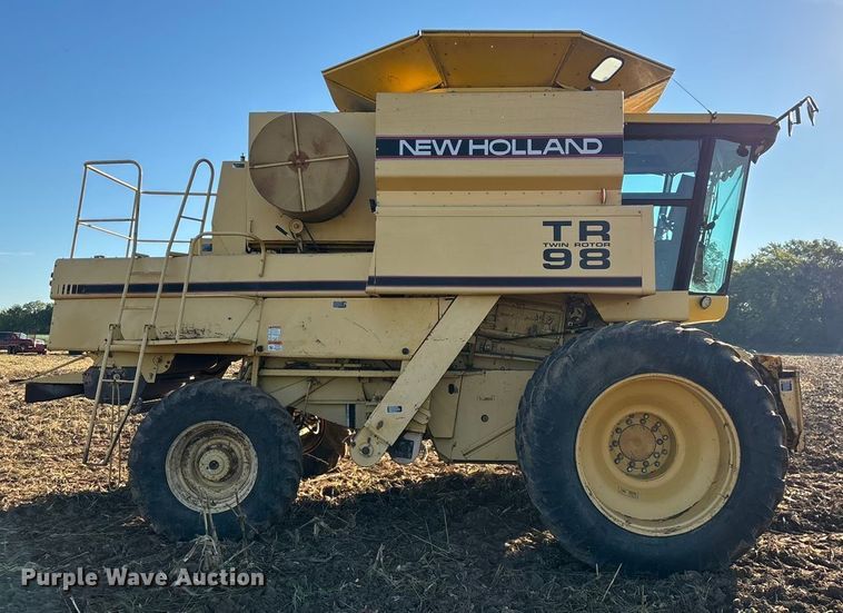 image for item EN5666 1999 New Holland TR 98  combine