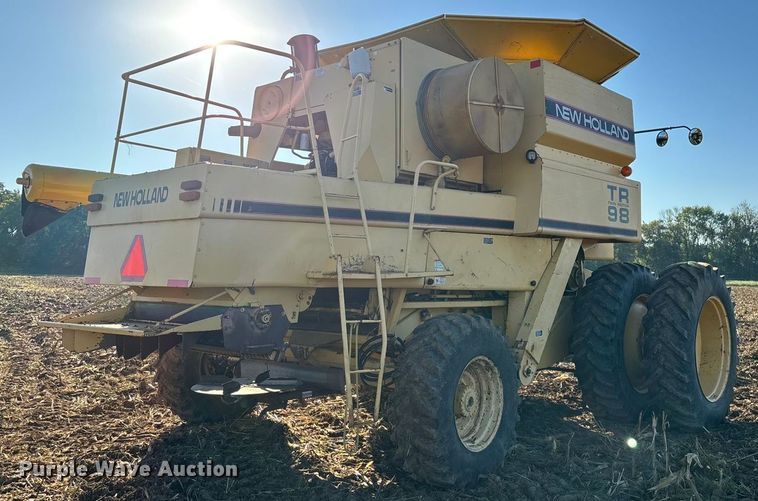 image for item EN5666 1999 New Holland TR 98  combine