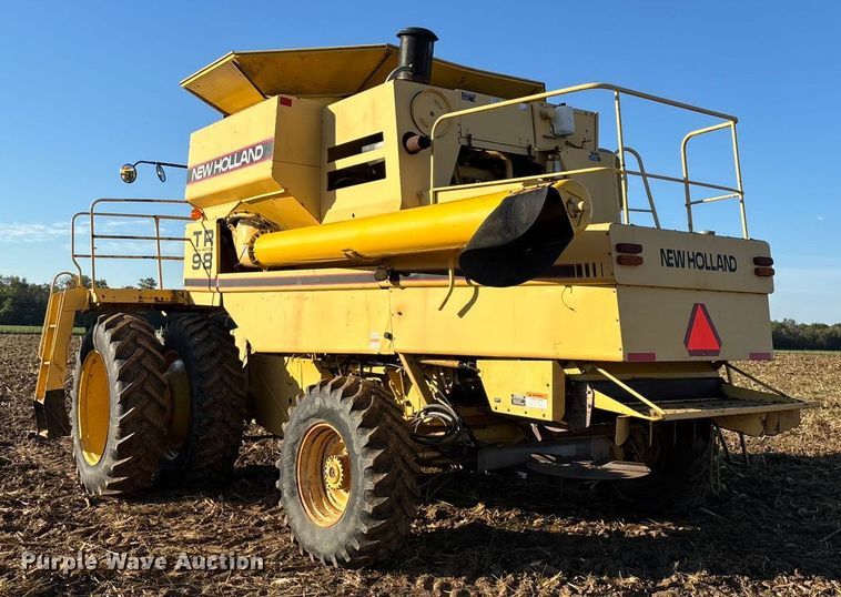 image for item EN5666 1999 New Holland TR 98  combine