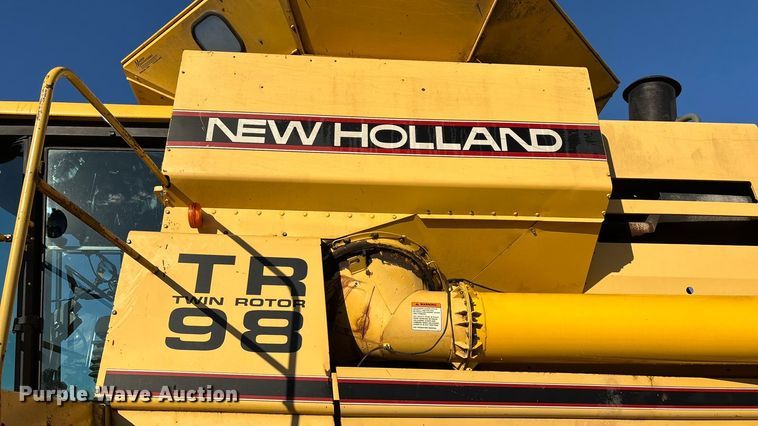 image for item EN5666 1999 New Holland TR 98  combine