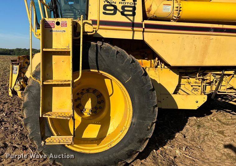 image for item EN5666 1999 New Holland TR 98  combine