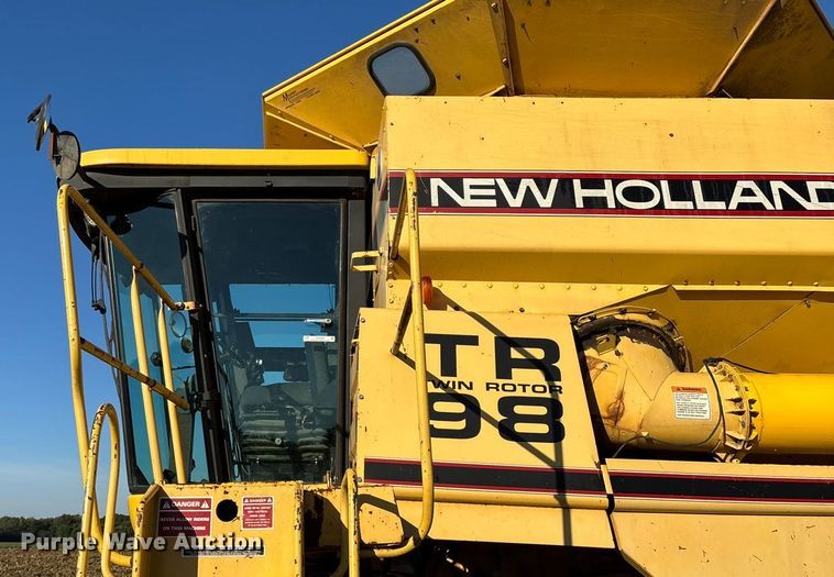 image for item EN5666 1999 New Holland TR 98  combine