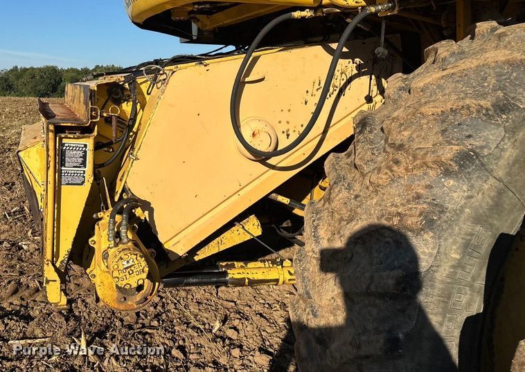 image for item EN5666 1999 New Holland TR 98  combine