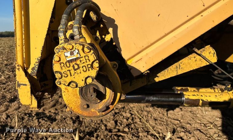 image for item EN5666 1999 New Holland TR 98  combine