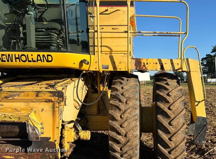 image for item EN5666 1999 New Holland TR 98  combine