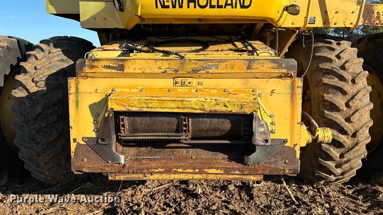 image for item EN5666 1999 New Holland TR 98  combine