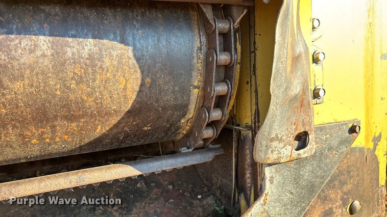 image for item EN5666 1999 New Holland TR 98  combine