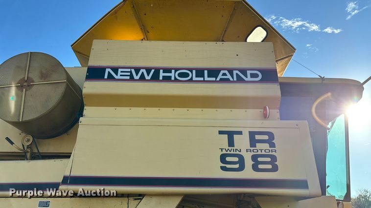 image for item EN5666 1999 New Holland TR 98  combine