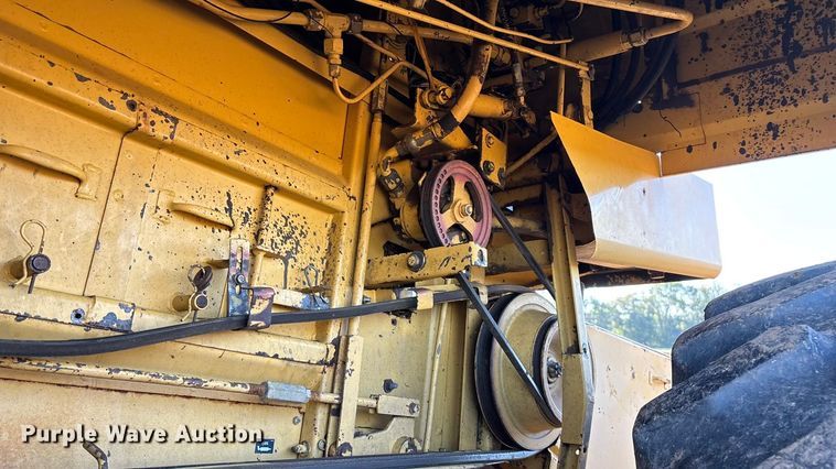 image for item EN5666 1999 New Holland TR 98  combine